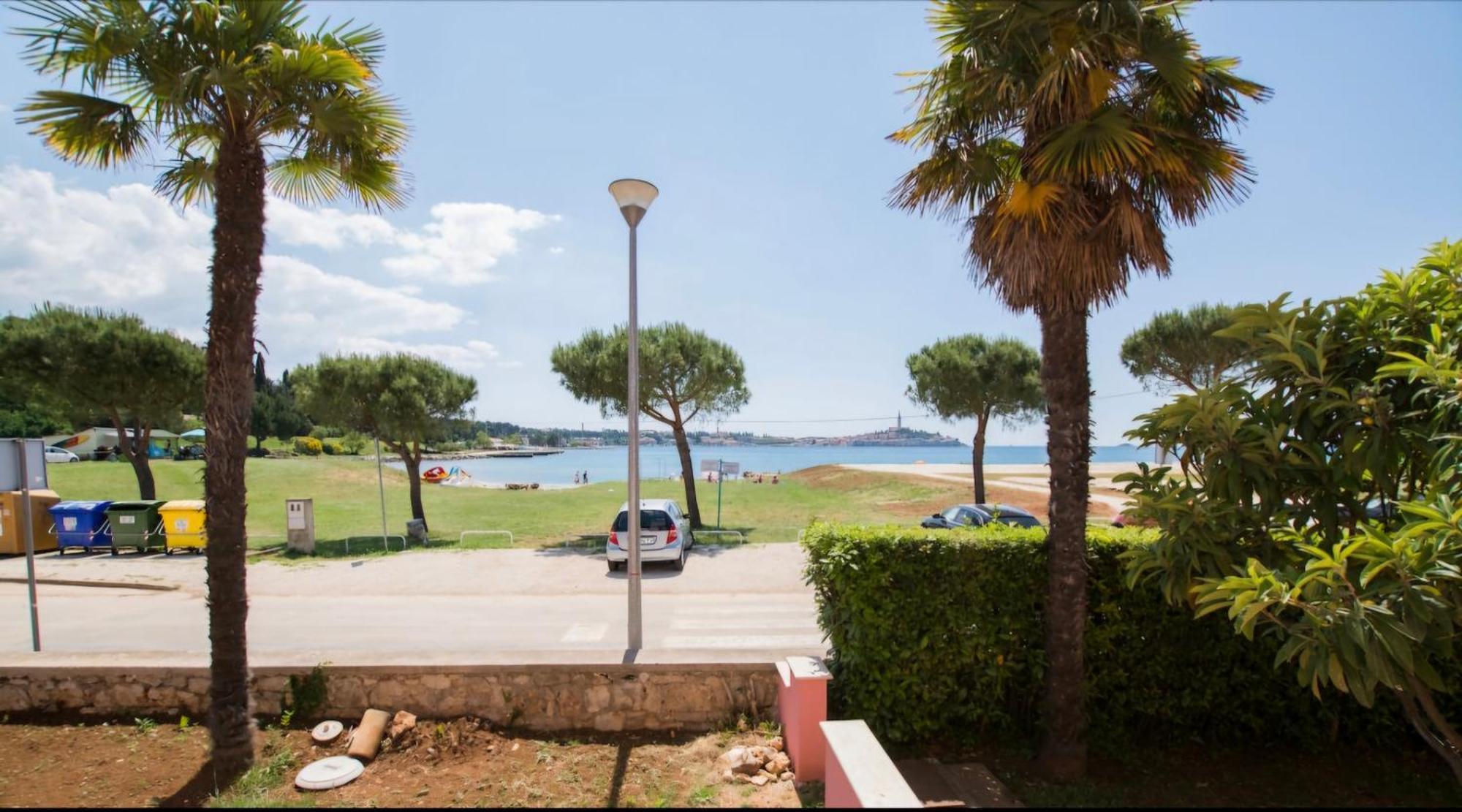 Summer By The Sea Apartman *